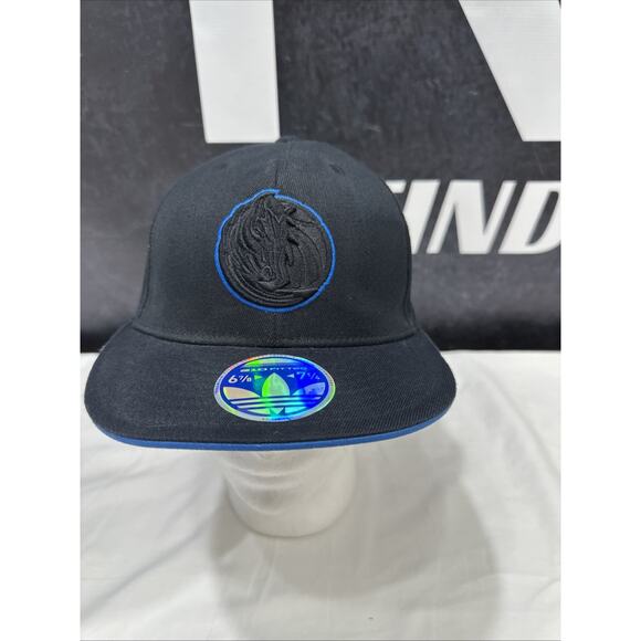 Dallas Mavericks NBA Black Fitted Stretch Fit Design Hat size 6 7/8-7 1/4 - Picture 1 of 8